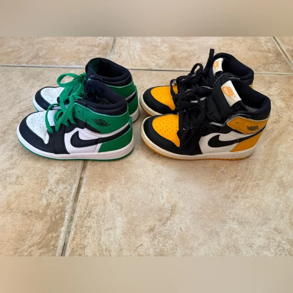 Nike Kids Sneakers in Black White Green and Black Yellow